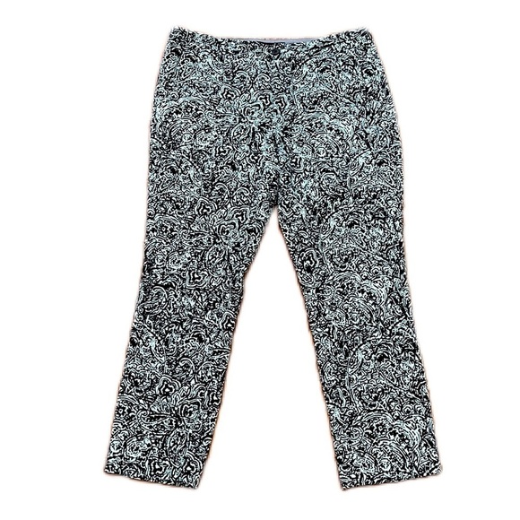 Banana Republic Capri Size 6
Hampton Fit stretch floral chino green navy blue - Picture 1 of 11